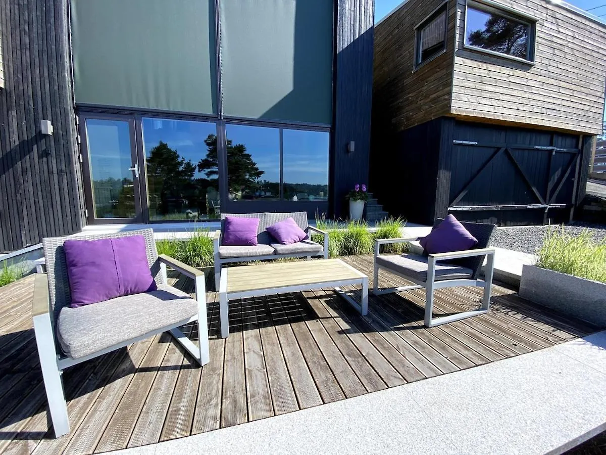 Villa Vy - A Gem With Private Beach In Bergen 0*,  Norway