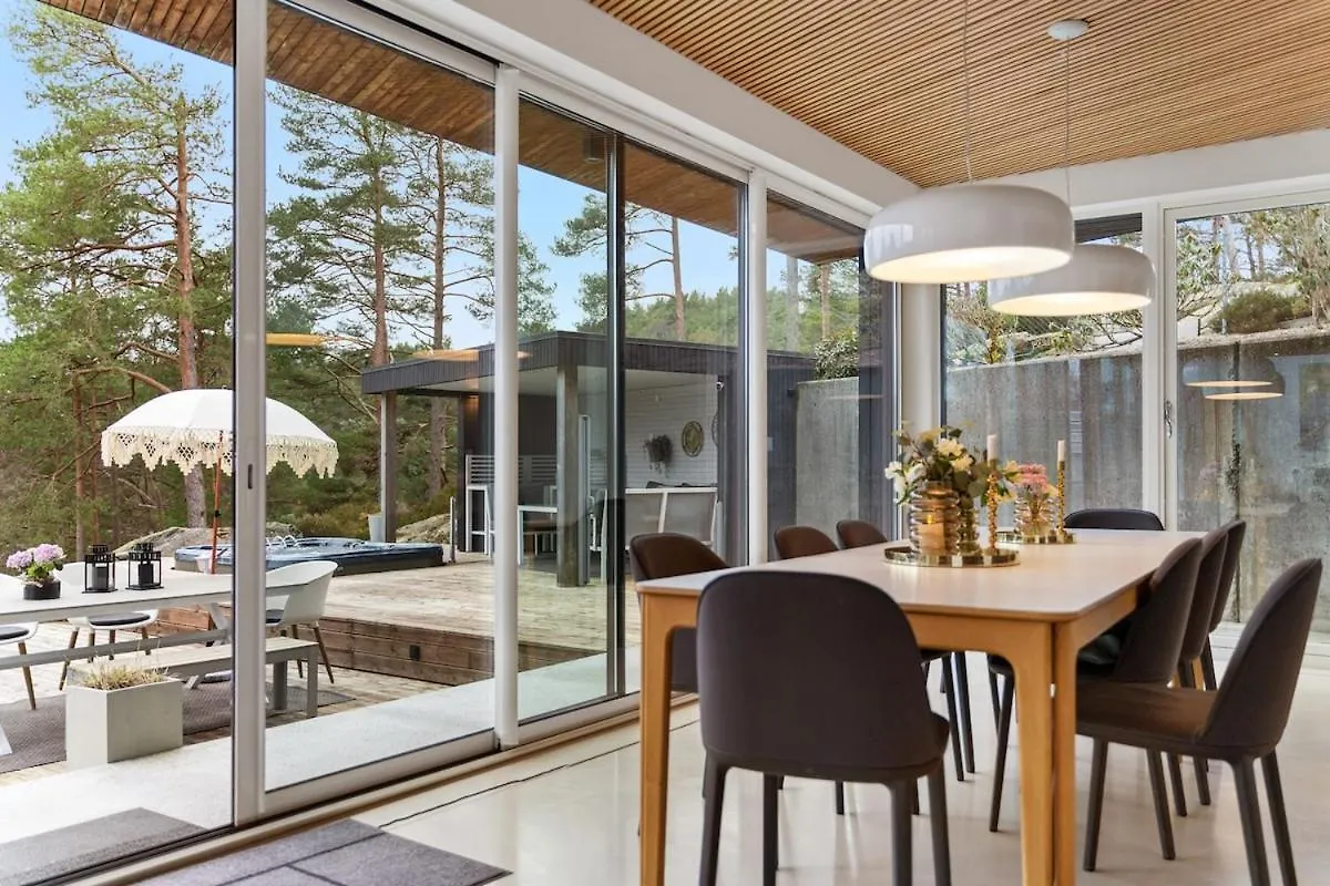 Villa Vy - A Gem With Private Beach In Bergen Norway