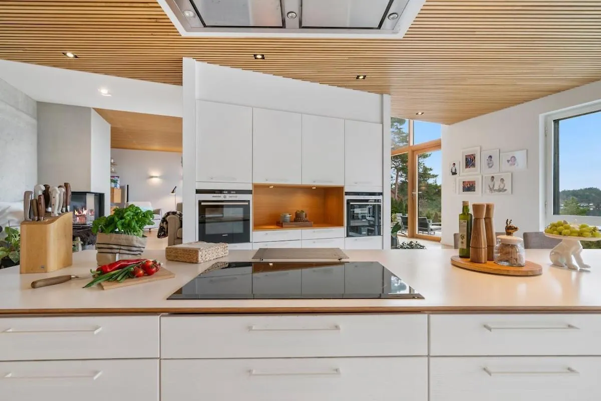 Villa Vy - A Gem With Private Beach In Bergen