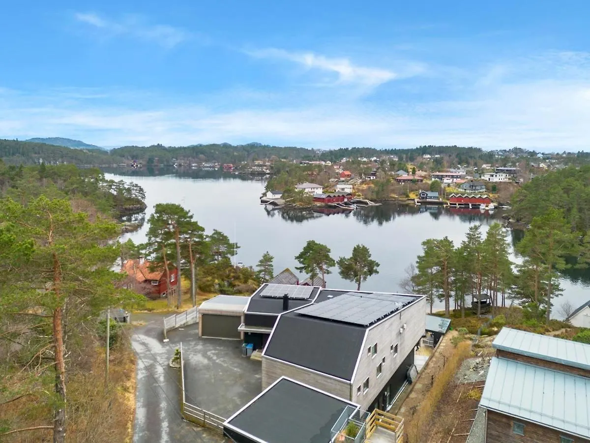 Villa Vy - A Gem With Private Beach In Bergen