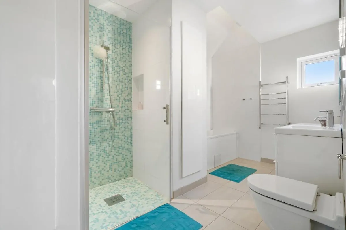 Villa Vy - A Gem With Private Beach In Bergen 0*,